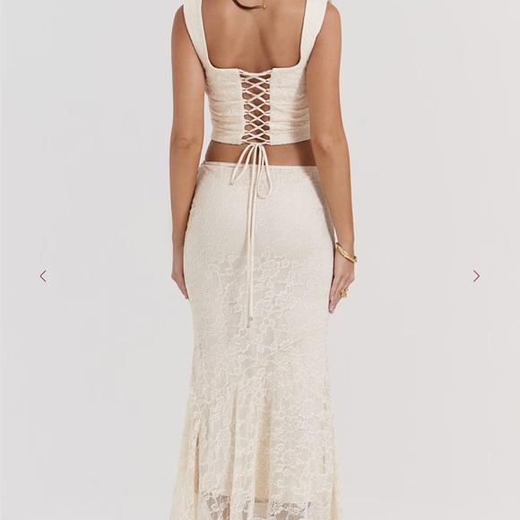 Elegant Cream Lace Therese Skirt - Picture 3 of 5